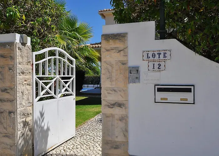 Tulipa Βίλα Αλμπουφέιρα